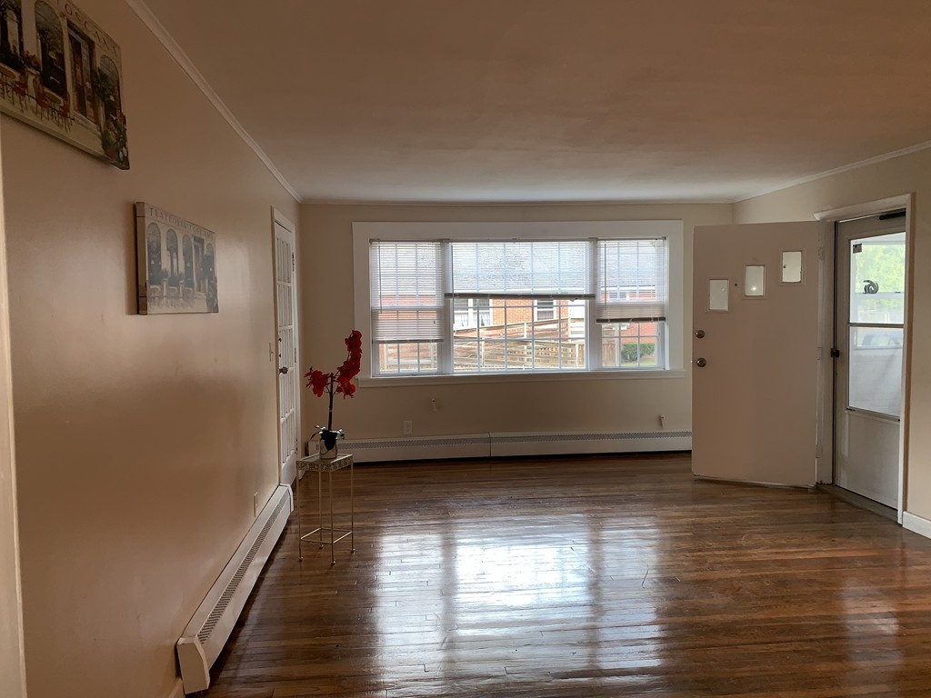 36 Berlin Street Springfield, MA 01109 - Photo 5 of 8 Gallery Image 5