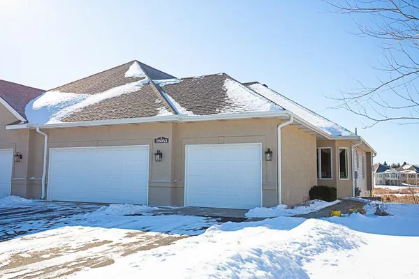 $574,900 | 18055 39th Place North, Plymouth, MN 55446