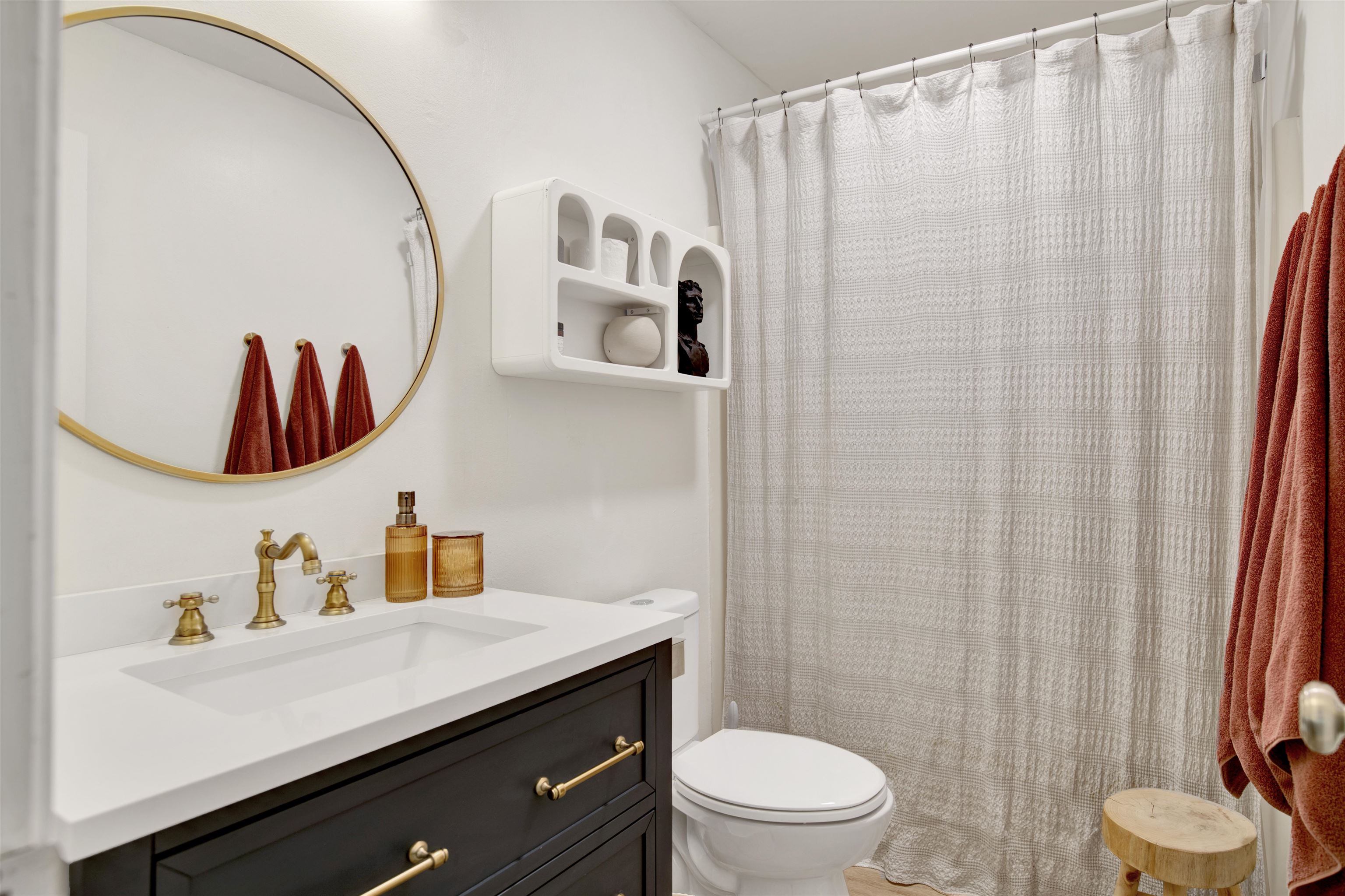 142 Richmond Road Daphne, AL 36526 - Photo 21 of 27 Bathroom