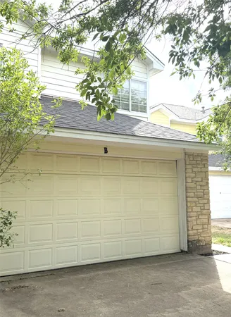 $1,550 | 1512 South Medina Street, Lockhart, TX 78644