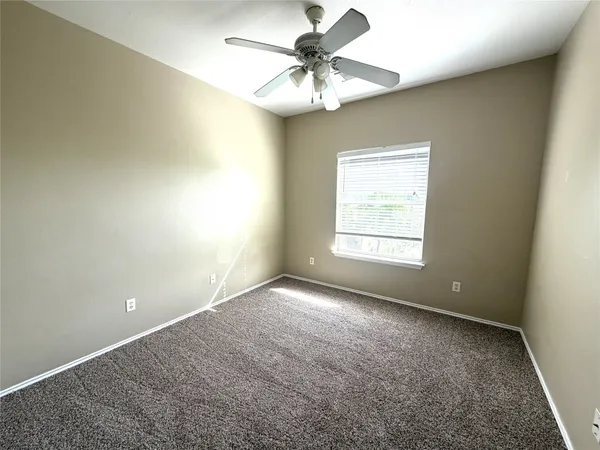 $1,550 | 1512 South Medina Street, Lockhart, TX 78644