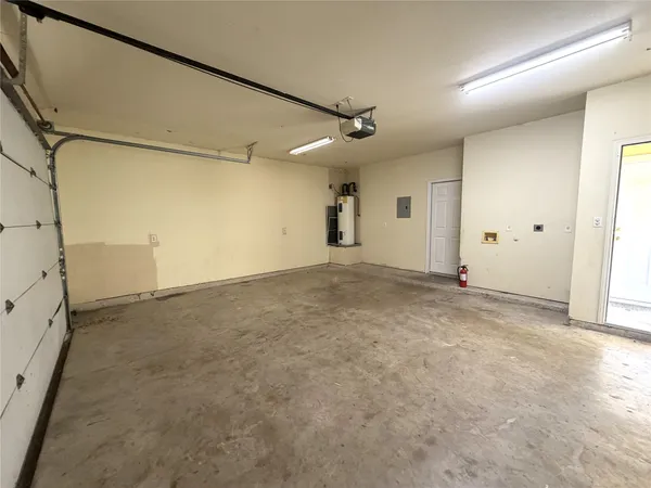 $1,550 | 1512 South Medina Street, Lockhart, TX 78644