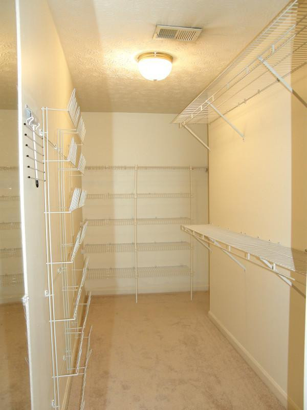 1216 Rockbridge Road Lexington, KY 40515 - Photo 20 of 32 MASTER BEDROOM WALK-IN