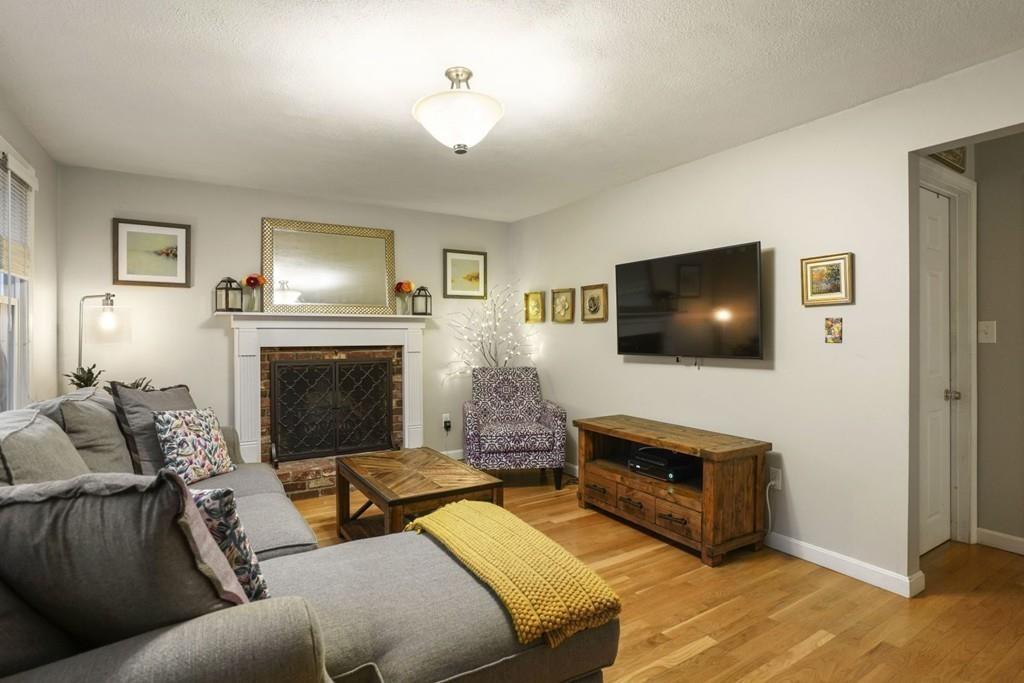 17 Lakeview Road Wayland, MA 01778 - Photo 3 of 30 Gallery Image 3