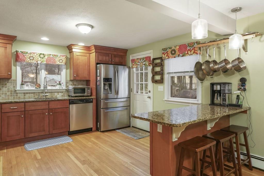 17 Lakeview Road Wayland, MA 01778 - Photo 4 of 30 Gallery Image 4