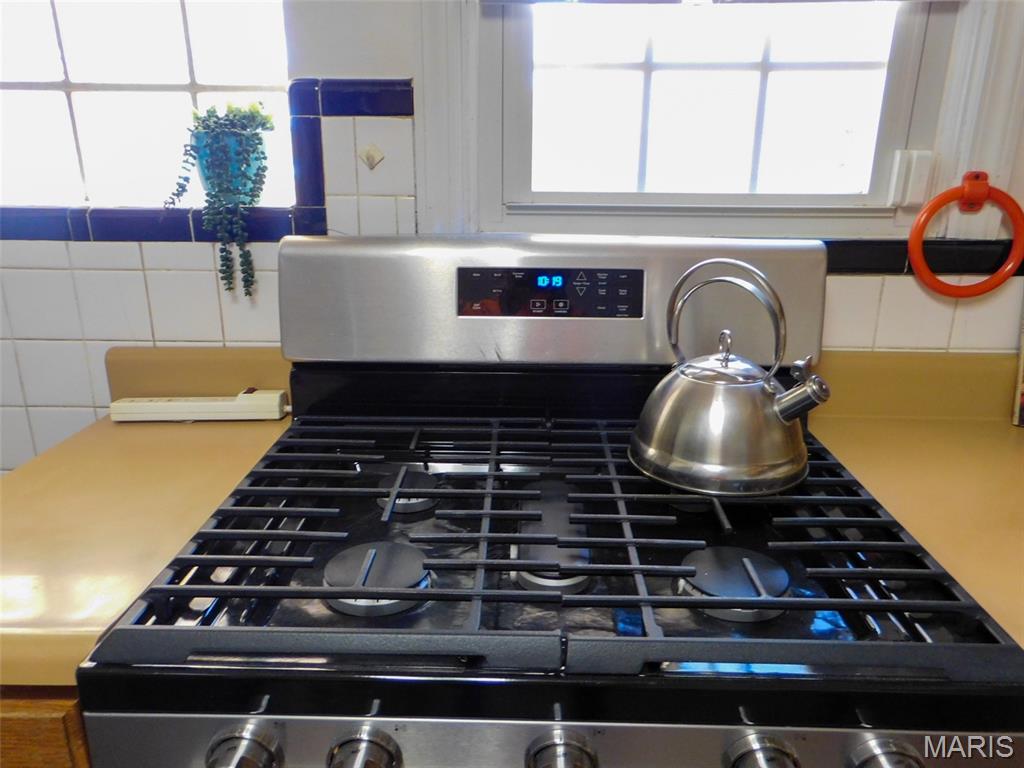 2031 Ranchdale Drive Jennings, MO 63136 - Photo 9 of 19