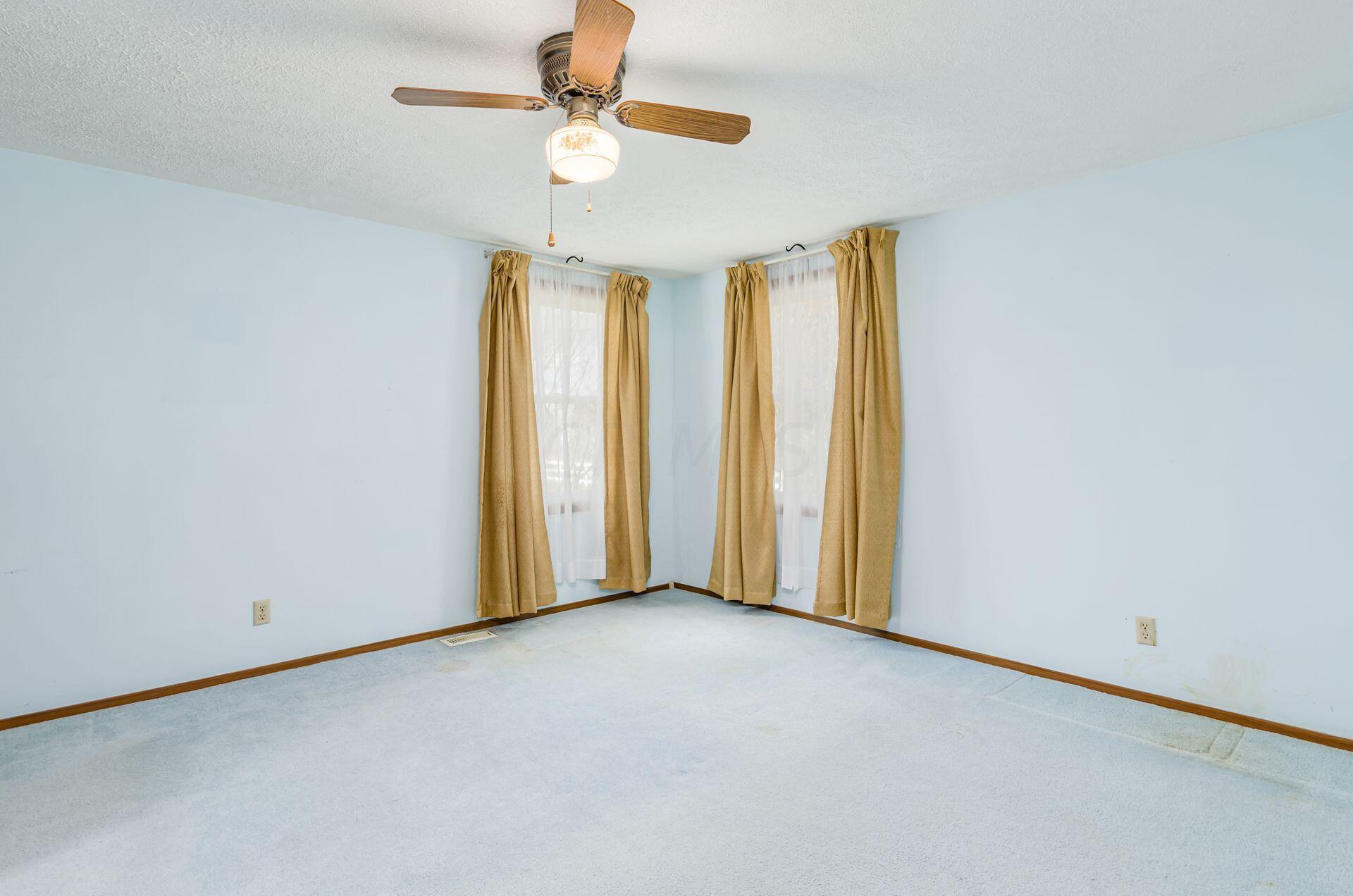 8010 South Old State Road Lewis Center, OH 43035 - Photo 16 of 37 Room dimensions: 15'2" x 12' 9"