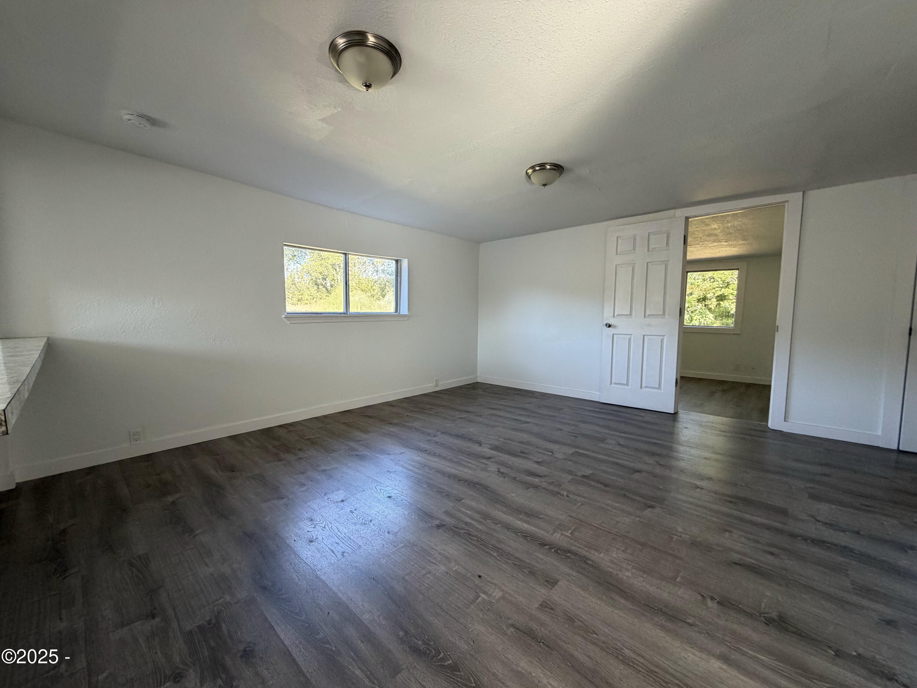 1950 Northeast Sturdevant Road Toledo, OR 97391 - Photo 2 of 14 Living Room