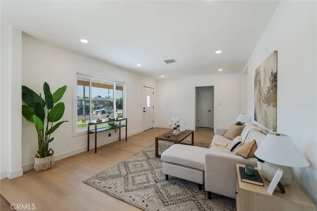 $1,199,000 | 4224 Falcon Avenue, Long Beach, CA 90807