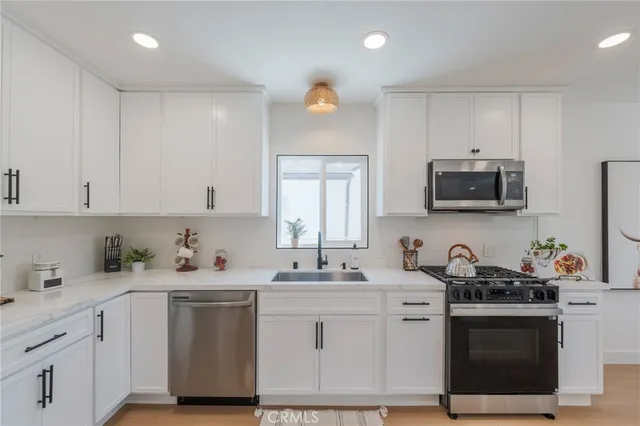 $1,199,000 | 4224 Falcon Avenue, Long Beach, CA 90807