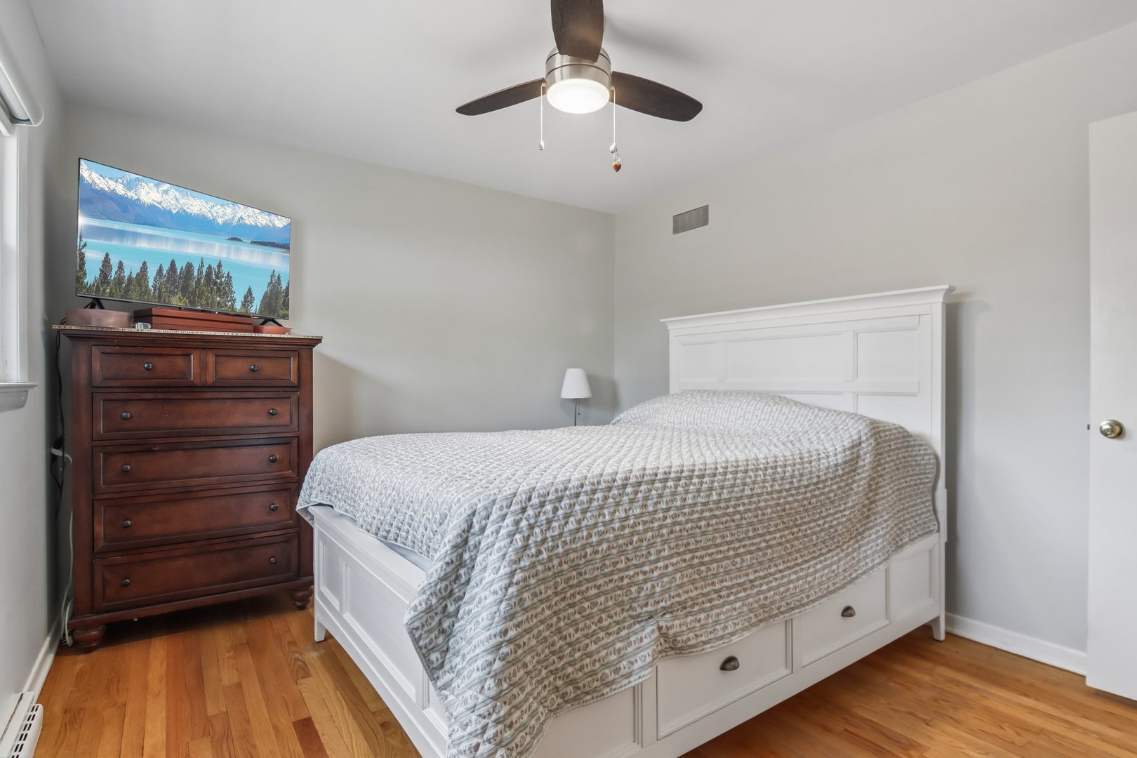 205 Glenview Road Glenview, IL 60025 - Photo 24 of 40 Gallery Image 24