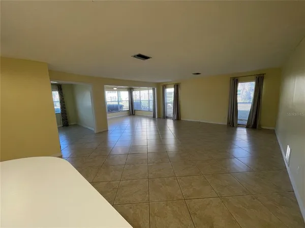 $2,250 | 124 Dogwood Circle, Seminole, FL 33777