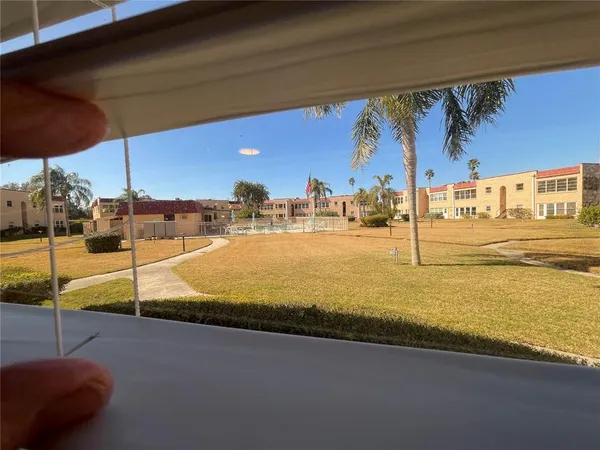 $2,250 | 124 Dogwood Circle, Seminole, FL 33777