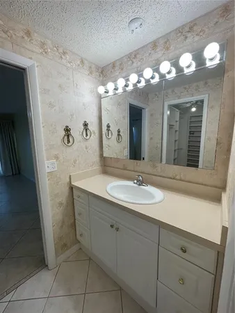 $2,250 | 124 Dogwood Circle, Seminole, FL 33777