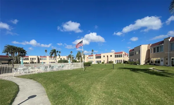 $2,250 | 124 Dogwood Circle, Seminole, FL 33777