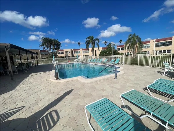 $2,250 | 124 Dogwood Circle, Seminole, FL 33777