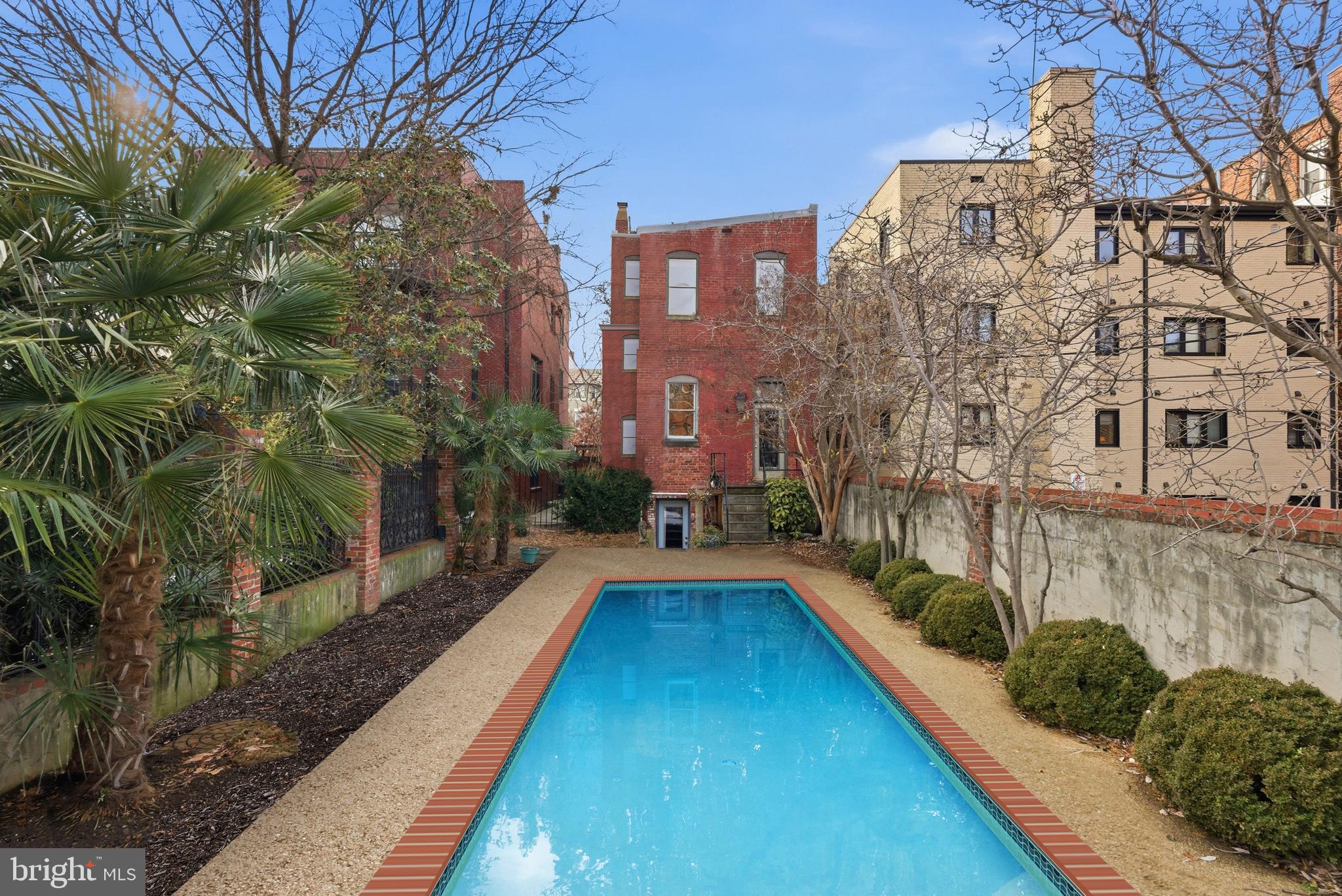 1827 13th Street Northwest Washington, DC 20009 - Photo 12 of 23 a view of balcony with yard