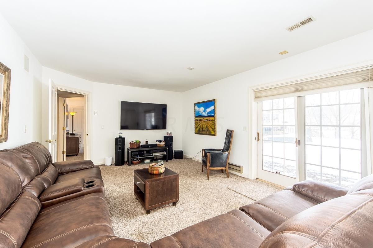 4500 Dublin Road, Unit SPC 473 Columbus, OH 43221 - Photo 41 of 57