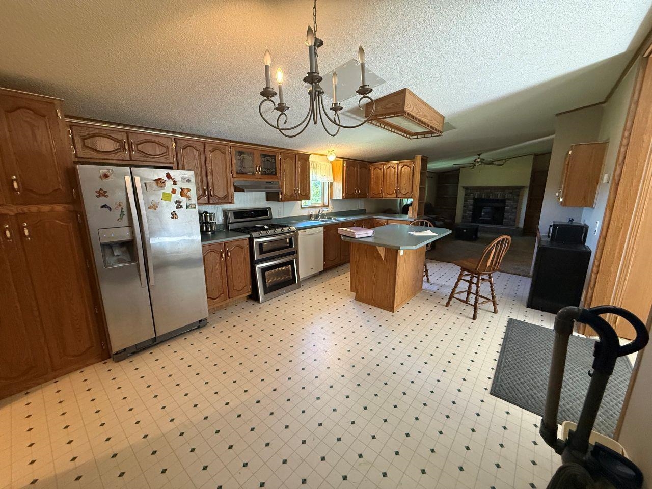 W12628 Leopolis Road Leopolis, WI 54948 - Photo 4 of 24