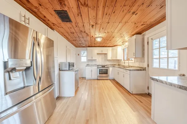 $489,000 | 95 Cherry Street, Middleboro, MA 02346
