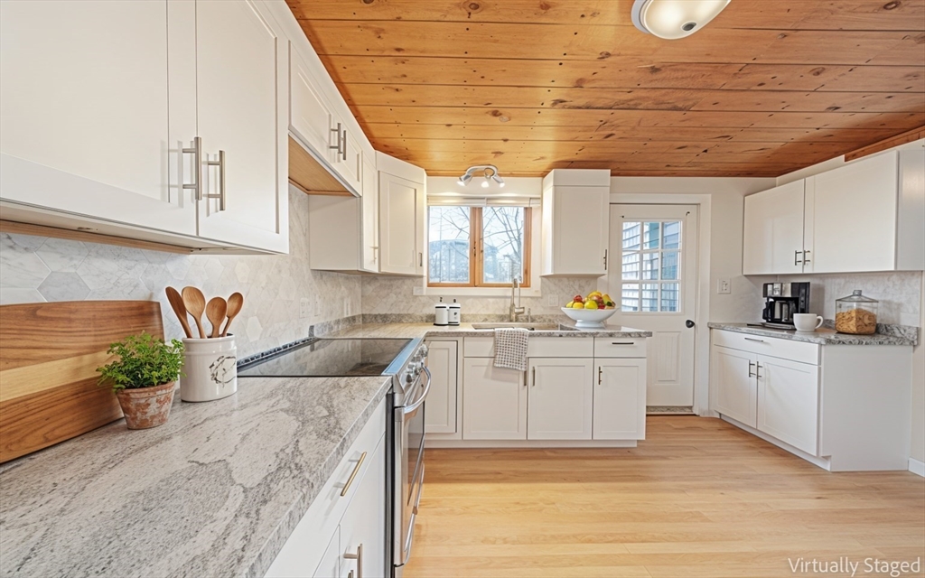 95 Cherry Street Middleboro, MA 02346 - Photo 2 of 41