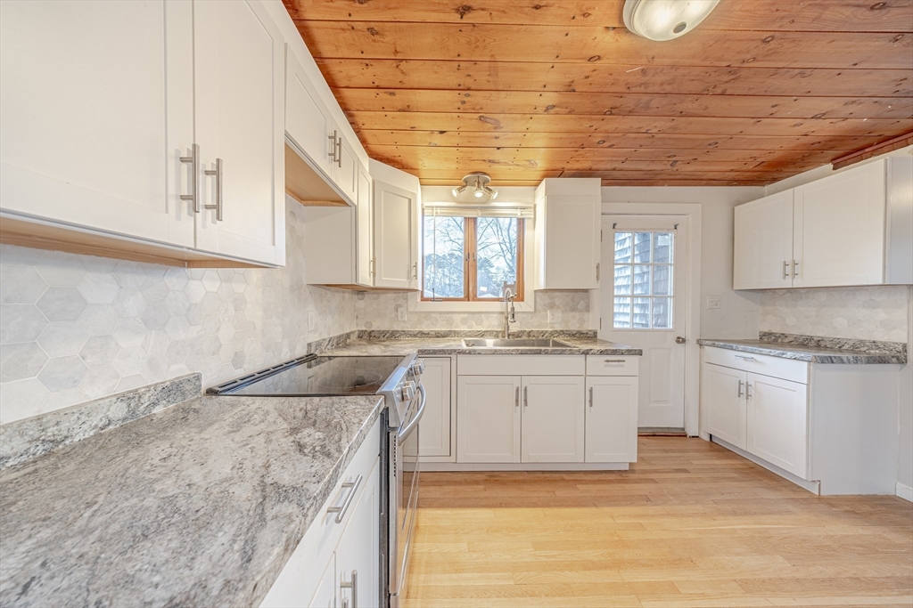 95 Cherry Street Middleboro, MA 02346 - Photo 3 of 41