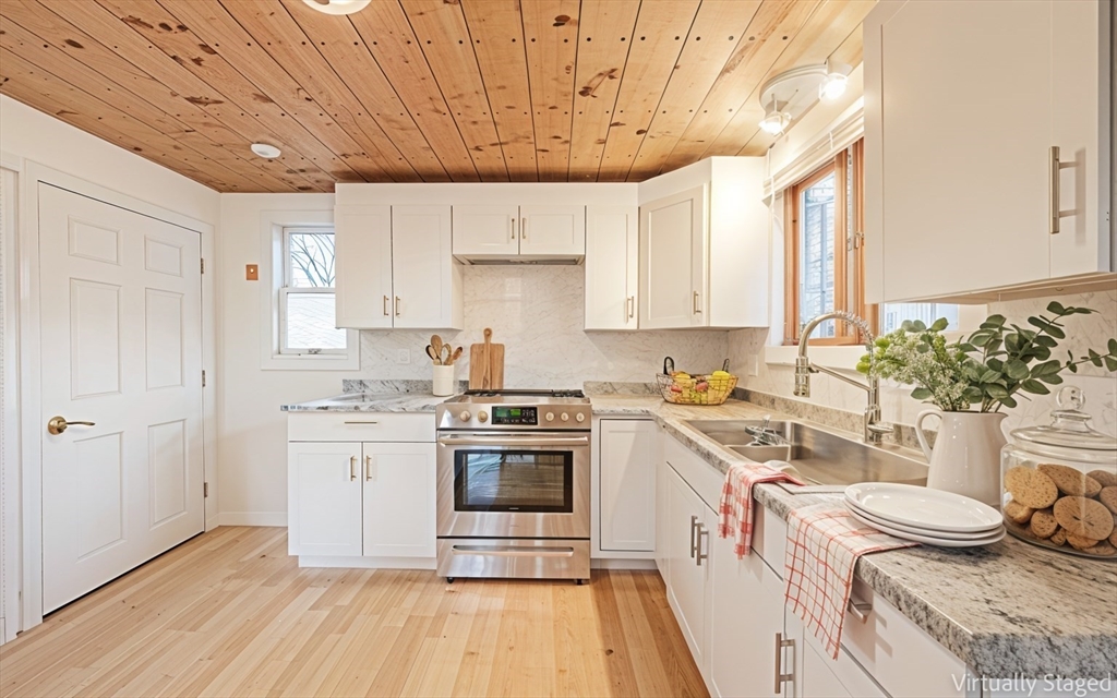 95 Cherry Street Middleboro, MA 02346 - Photo 4 of 41