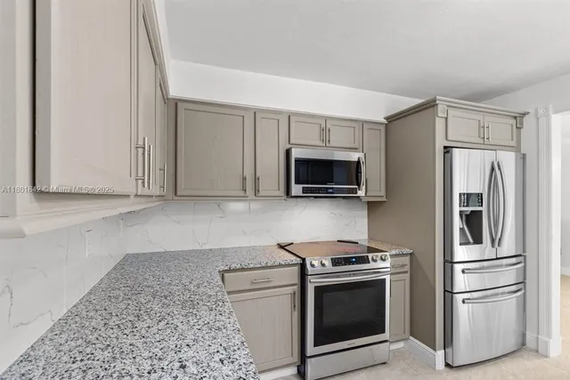 $436,000 | 2141 Oak Beach Boulevard, Sebring, FL 33875