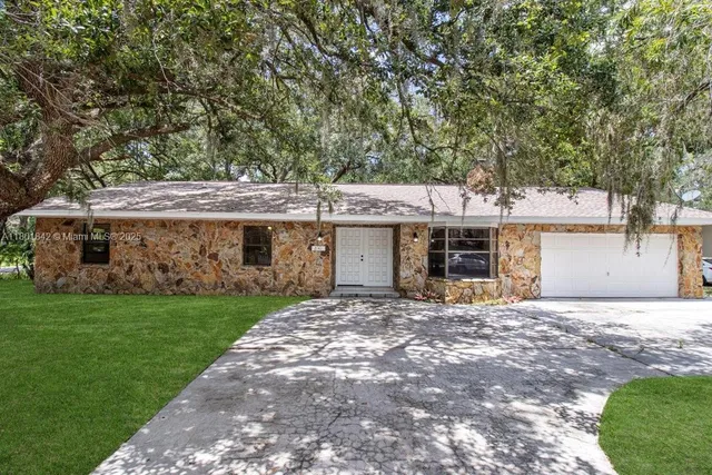 $436,000 | 2141 Oak Beach Boulevard, Sebring, FL 33875