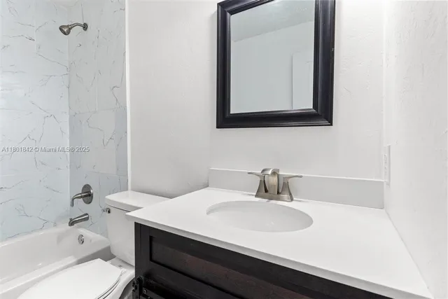 $436,000 | 2141 Oak Beach Boulevard, Sebring, FL 33875