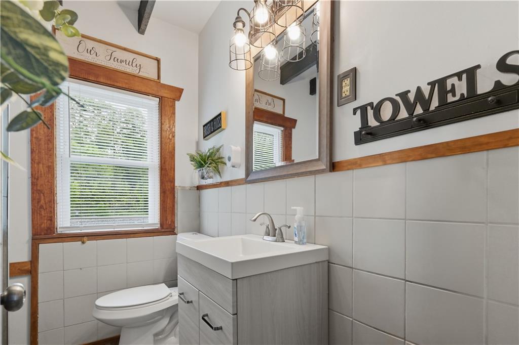 2646 Library Road Pittsburgh, PA 15234 - Photo 10 of 25 Gallery Image 10