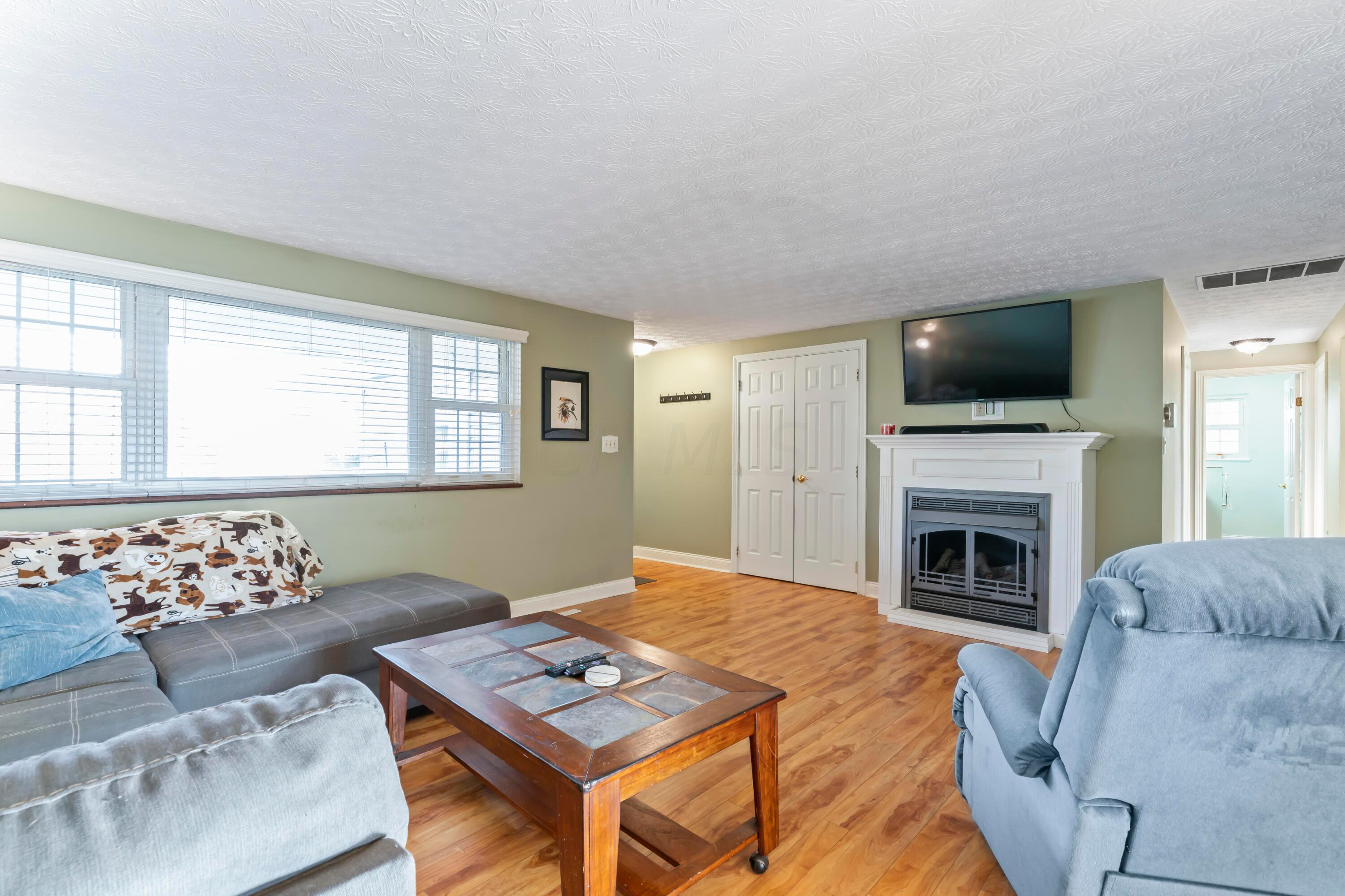 6931 Retton Road Reynoldsburg, OH 43068 - Photo 5 of 20 DSC04247