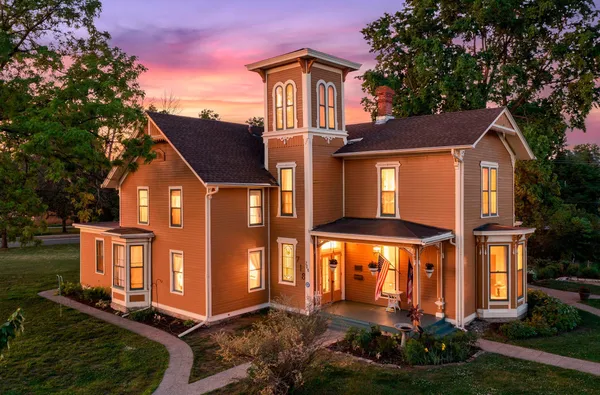 $625,000 | 718 Vermillion Street, Hastings, MN 55033