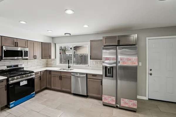 $239,000 | 3403 Fountainbleau Drive, Hazel Crest, IL 60429