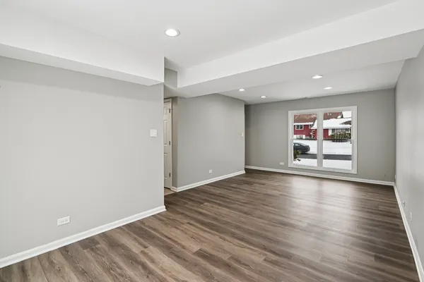 $239,000 | 3403 Fountainbleau Drive, Hazel Crest, IL 60429