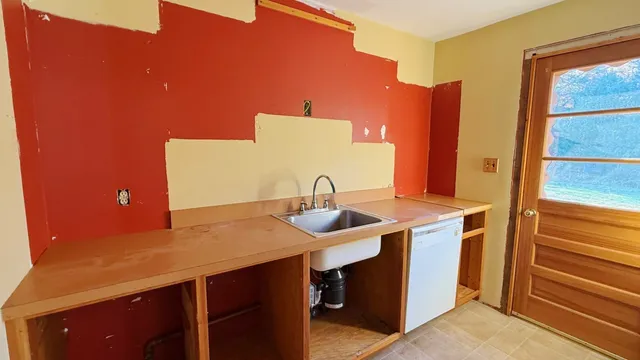 $339,900 | 144 General Patton Drive, Naugatuck, CT 06770