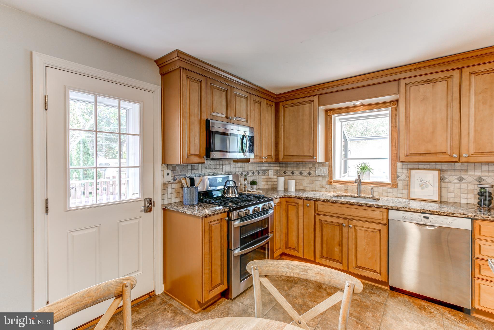 457 Thatcher Road Springfield, PA 19064 - Photo 10 of 32