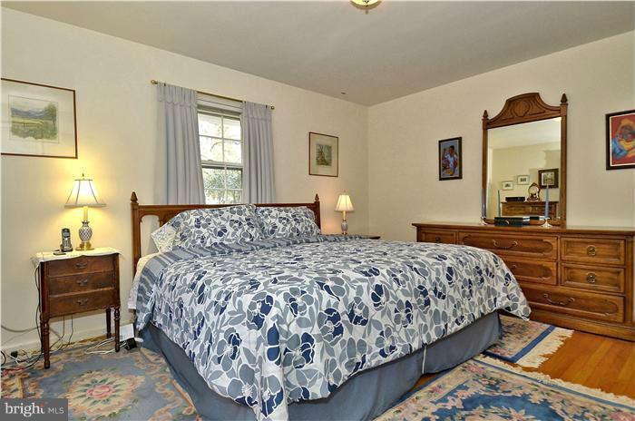 7908 Carteret Road Bethesda, MD 20817 - Photo 13 of 30 Bedroom (Master)