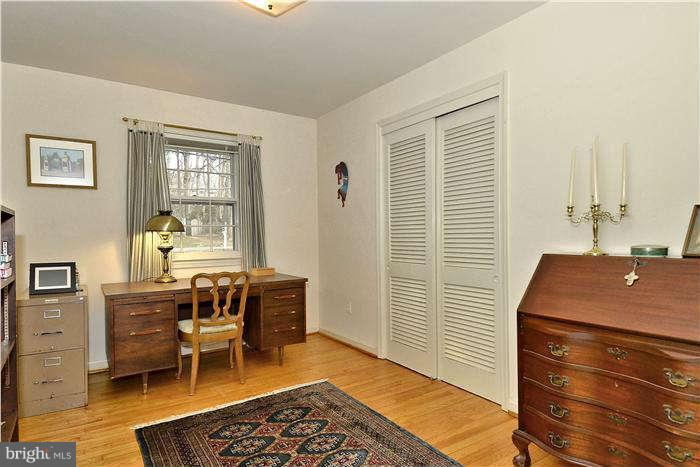 7908 Carteret Road Bethesda, MD 20817 - Photo 19 of 30 Bedroom 3
