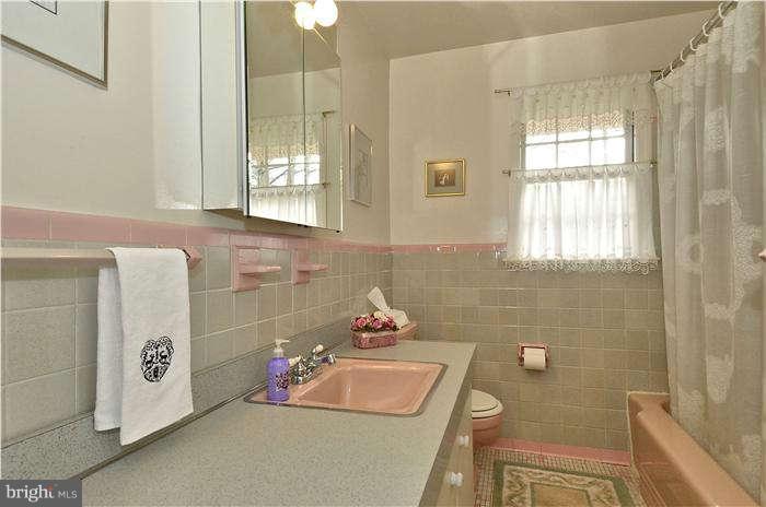7908 Carteret Road Bethesda, MD 20817 - Photo 30 of 30 Guest Bath