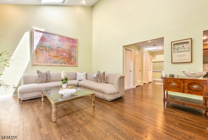 27 Moran Road West Orange, NJ 07052 - Photo 11 of 42