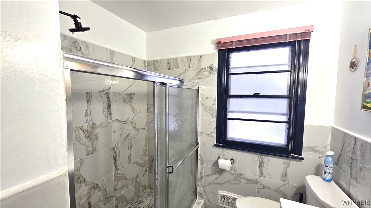 12 Delta Road Amherst, NY 14226 - Photo 19 of 46