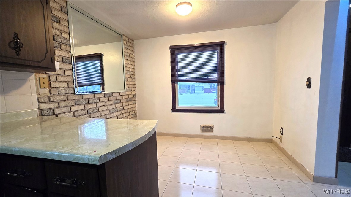 12 Delta Road Amherst, NY 14226 - Photo 8 of 46