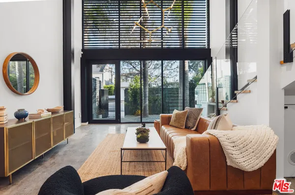 $2,899,000 | 303 Venice Way, Venice, CA 90291