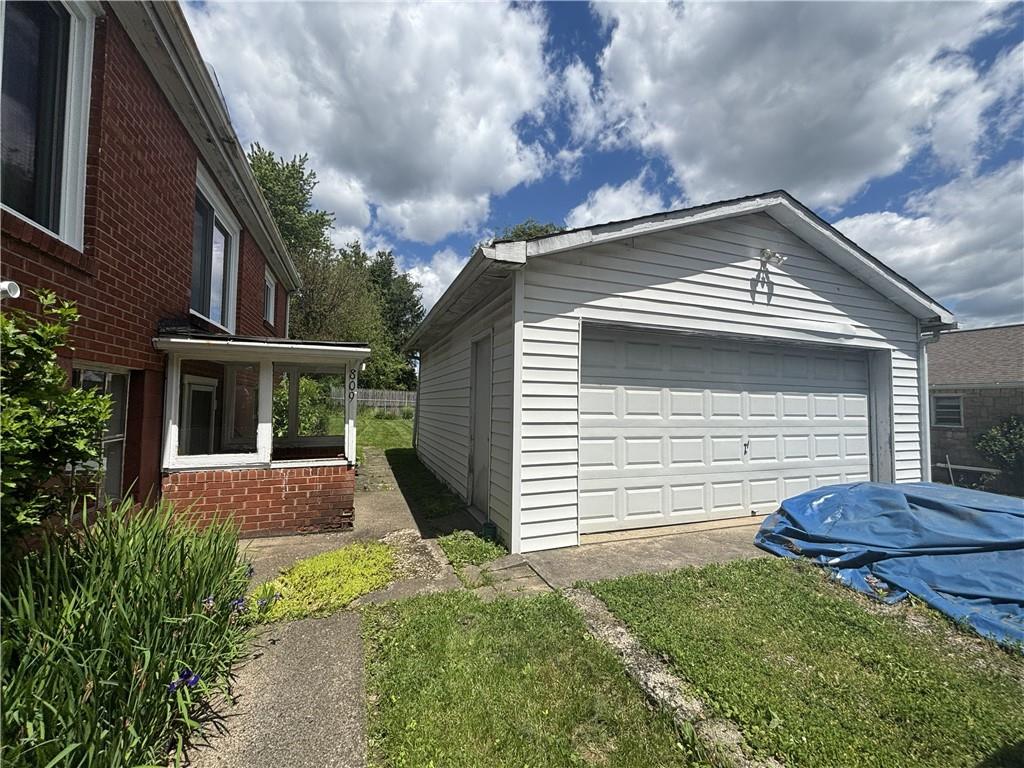 809 Carbon Road Greensburg, PA 15601 - Photo 4 of 48