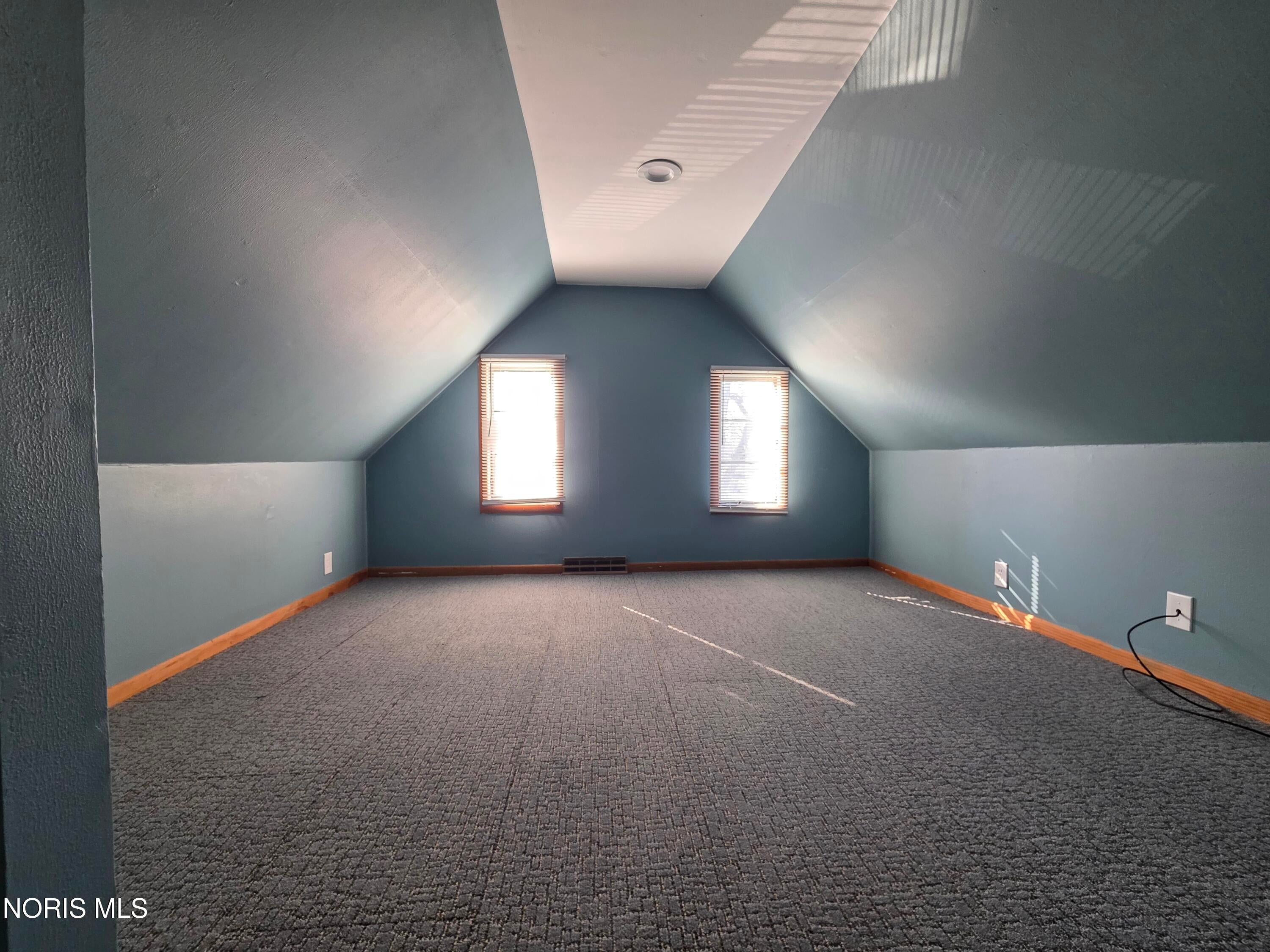 5501 Ayers Road Walbridge, OH 43465 - Photo 10 of 21 Upstairs 1