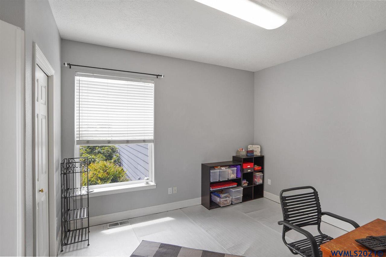 30985 Southwest 5th Street Lebanon, OR 97355 - Photo 12 of 42 Gallery Image 12