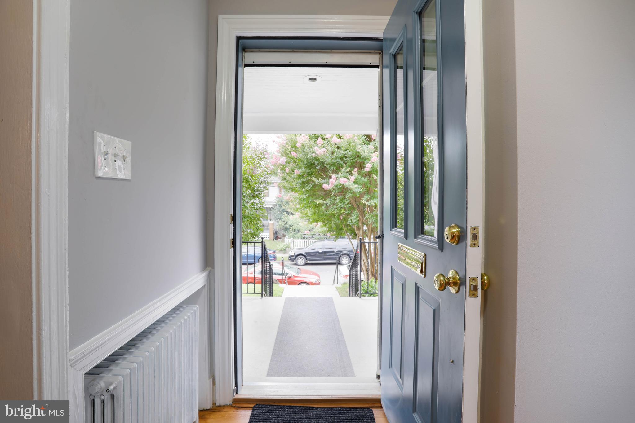 423 Rittenhouse Street Northwest Washington, DC 20011 - Photo 6 of 34 Interior Entrance