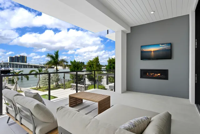 $3,395,000 | 2323 Lake Drive, Unit 201, Singer Island, FL 33404