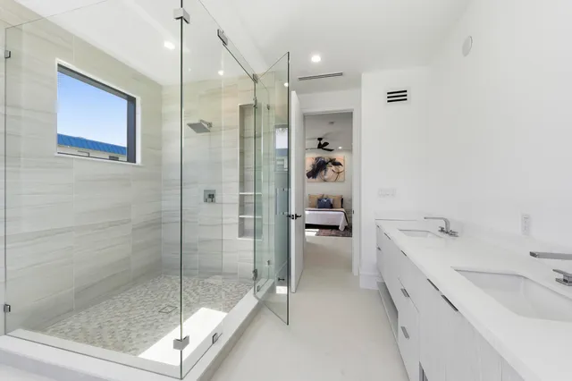 $3,395,000 | 2323 Lake Drive, Unit 201, Singer Island, FL 33404